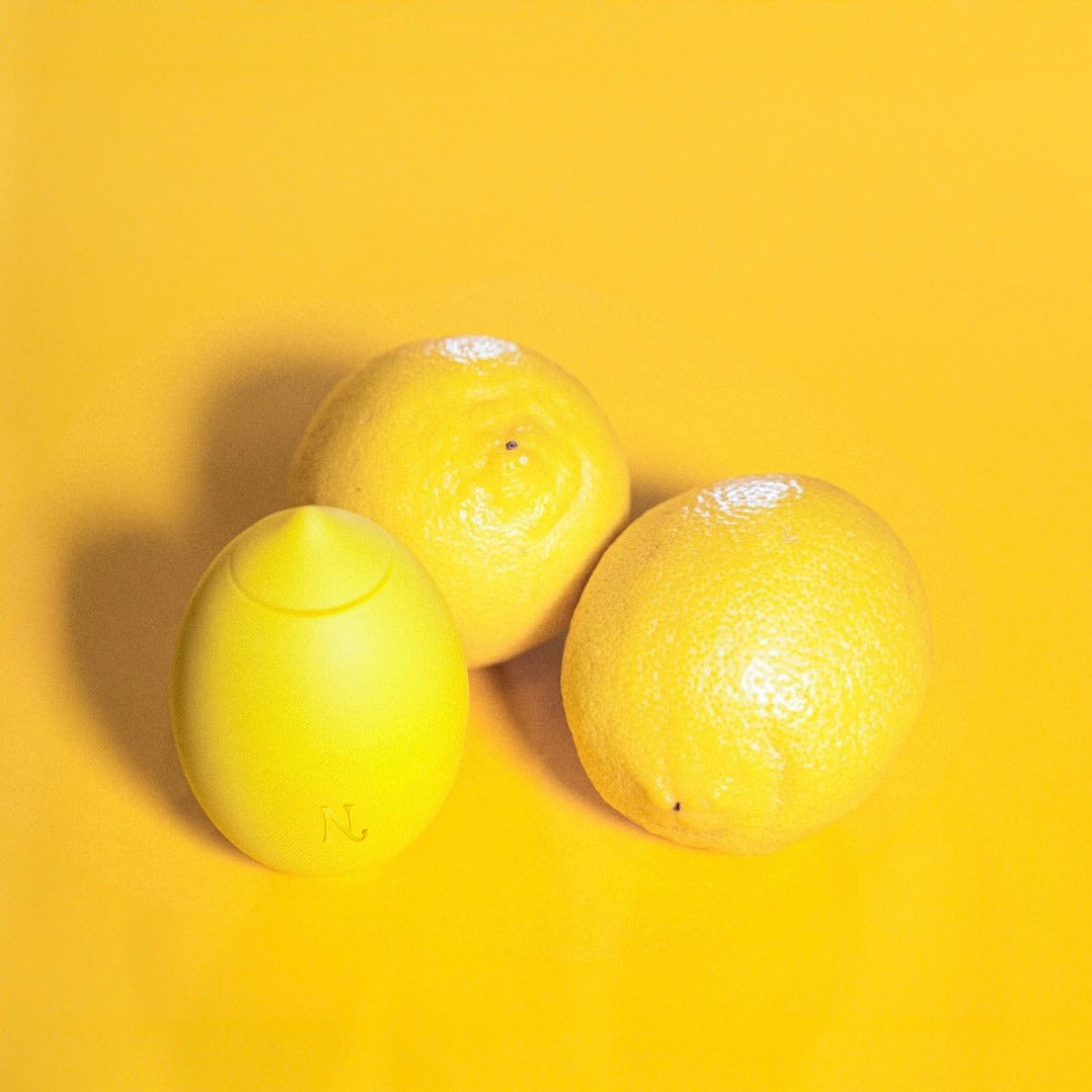 Limón vibrador clitoral — en la mano